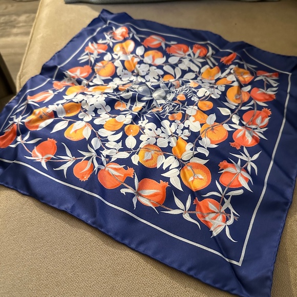 Vintage Hermes silk scarf - Picture 1 of 3